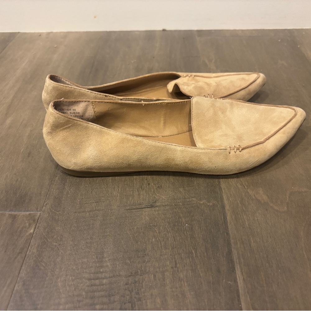 Steve Madden Tan Suede Pointed Toe Loafers